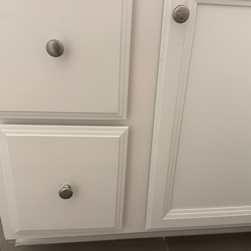 Silver Metal Knob Set